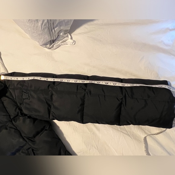 Guess down puffer coat-size Medium - Picture 10 of 11